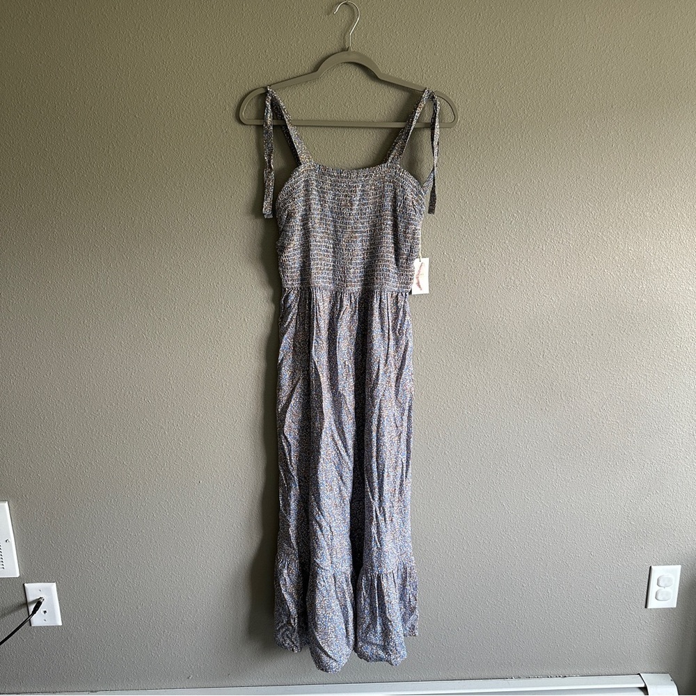NWT Jessica Simpson Smocked Blue and White Maxi Dress Medium - Picture 1 of 9